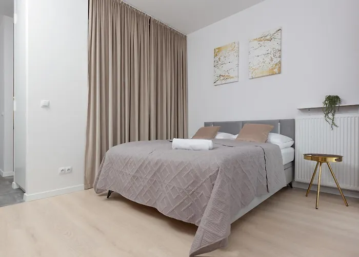 Golden Apartment Ursynow By Noclegi Renters
