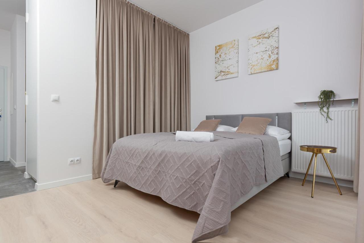 Golden Ursynow By Renters Apartment