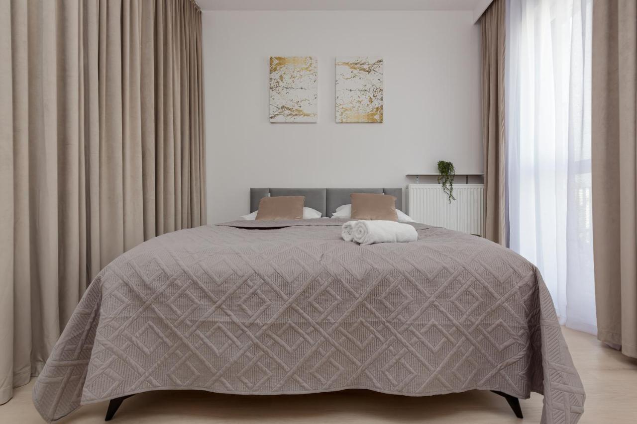 Golden Ursynow By Renters Apartment *