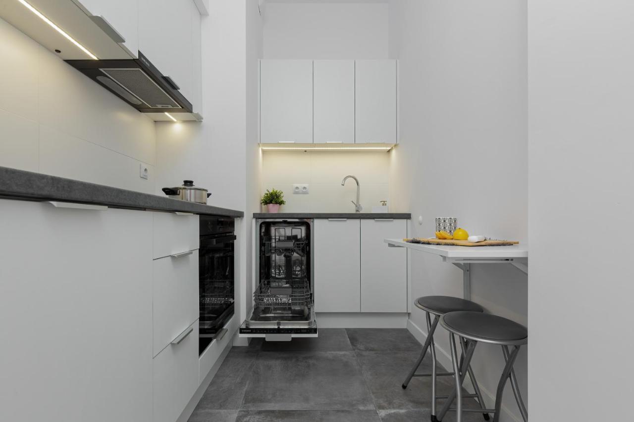 Golden Ursynow By Renters *